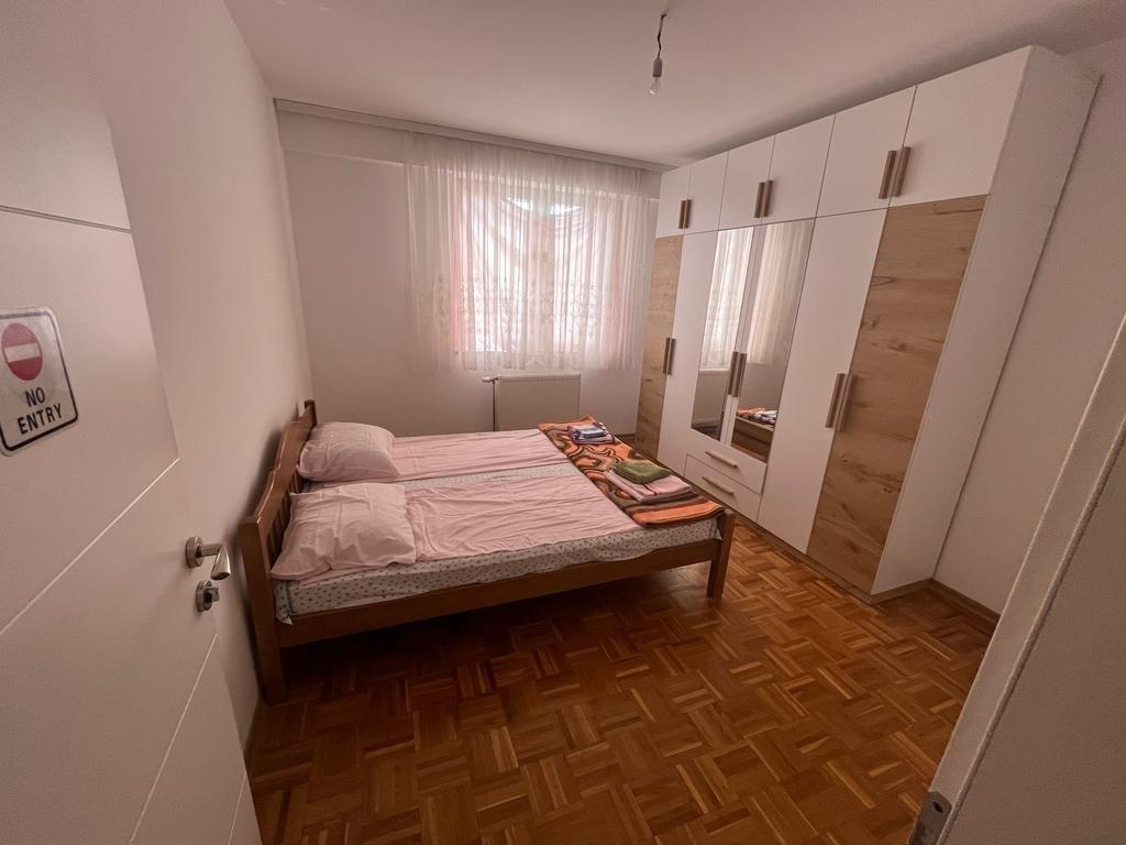 Banese me qera ne lagje te Spitalit. 4