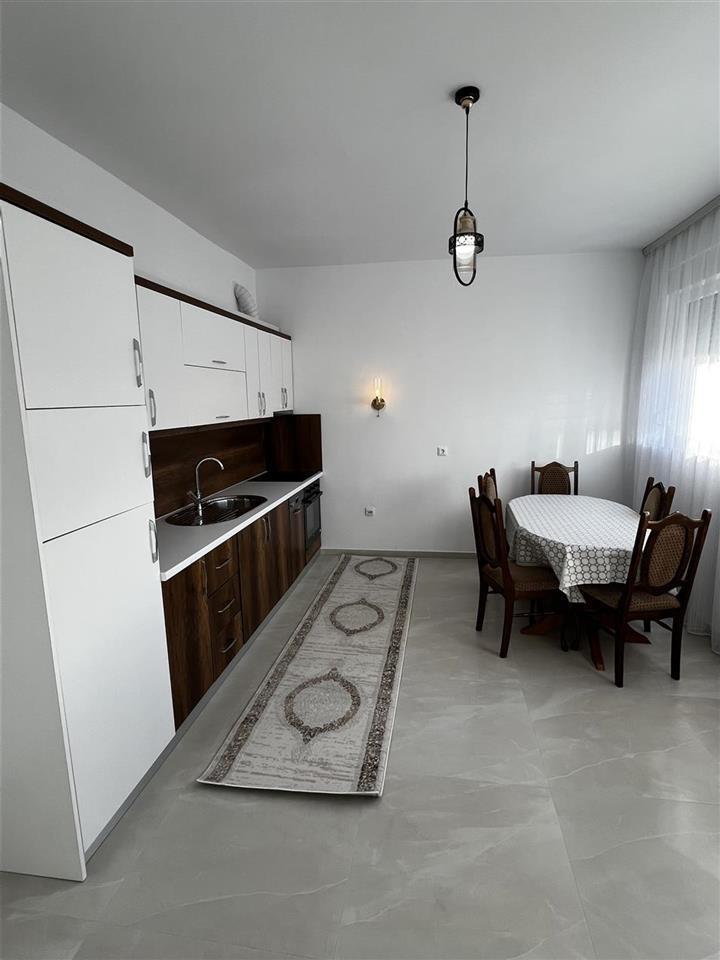 Penthouse me qera ne lagjen Prishtina e Re. 3