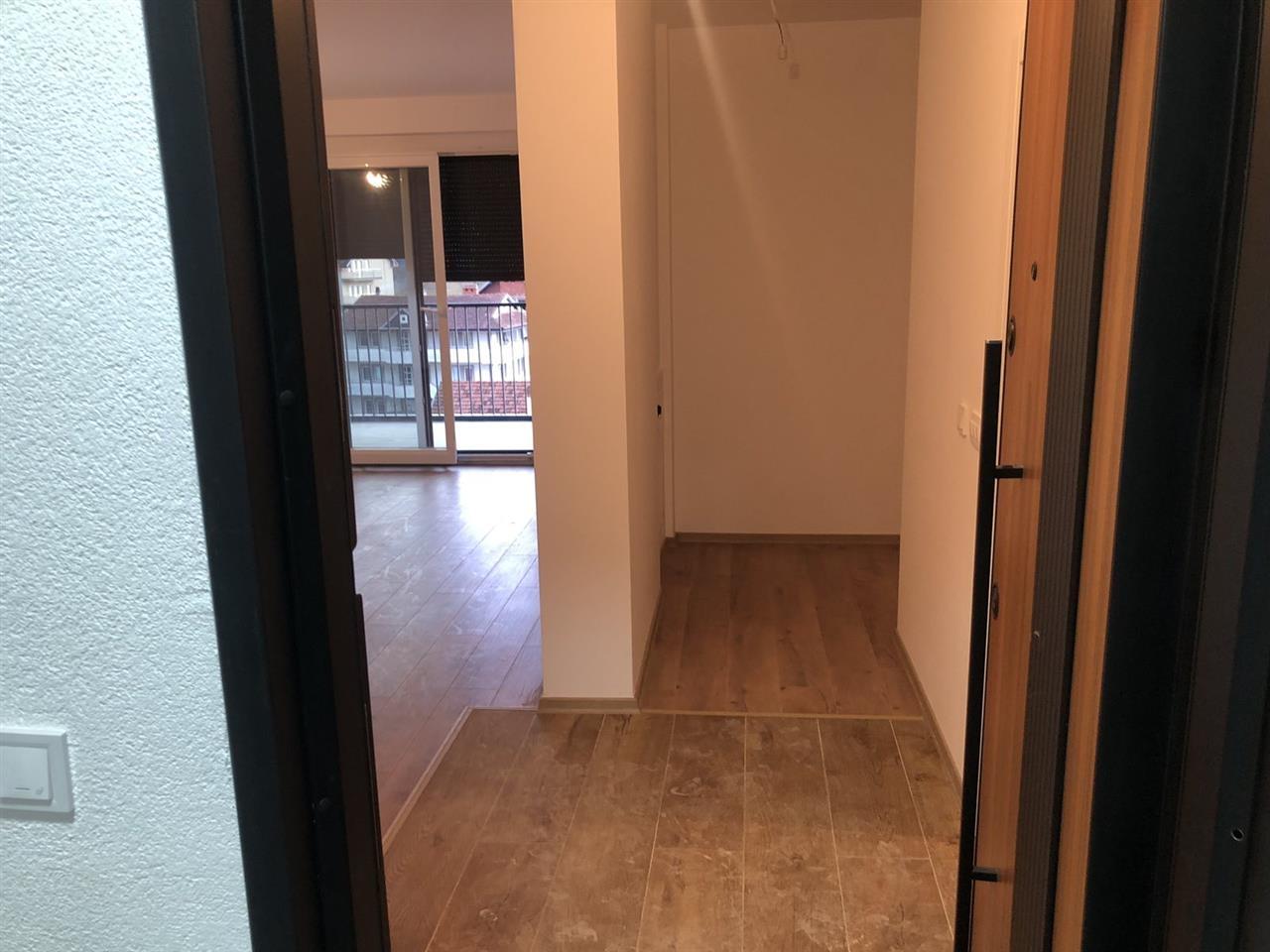 Banesa me qera ne lagjen Prishtina e Re . 3