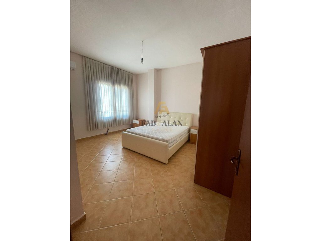 NE FRESK TEK RRUGA THESARIT APARTAMENT 2+1 PER SHITJE! 3
