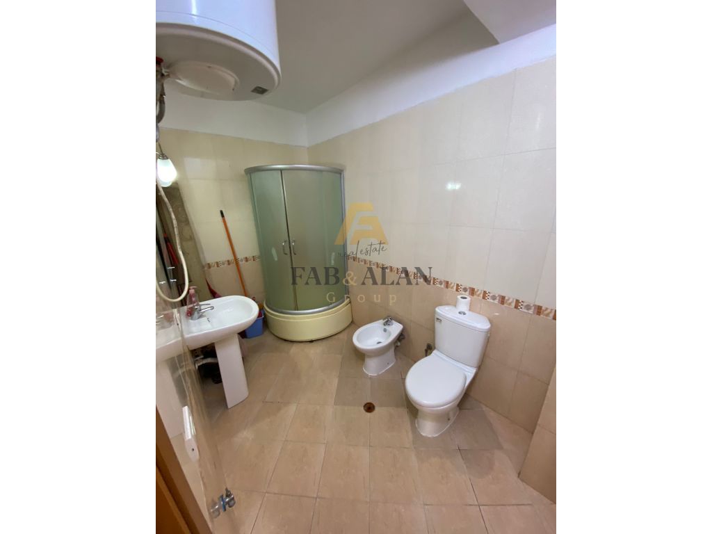 NE ASTIR,PRANE VILES L APARTAMENT 2+1+3 BALLKONE PER SHITJE !