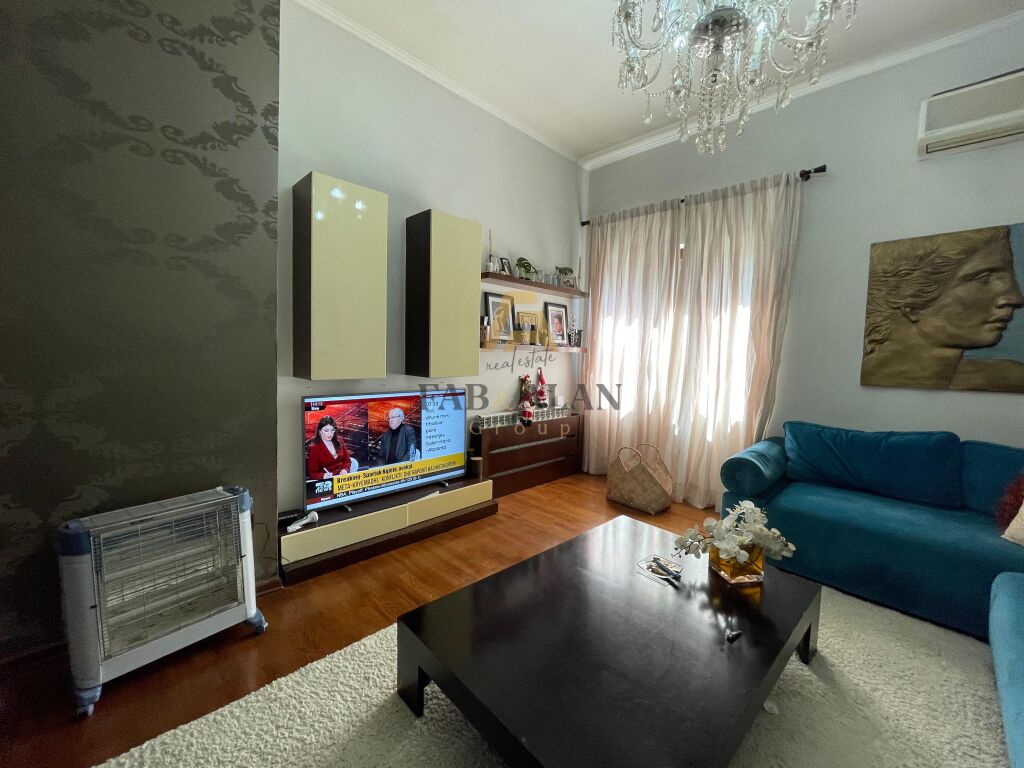 SUPER APARTAMENT 2+1+2 PER SHITJE NE QENDER TE TIRANES! 4