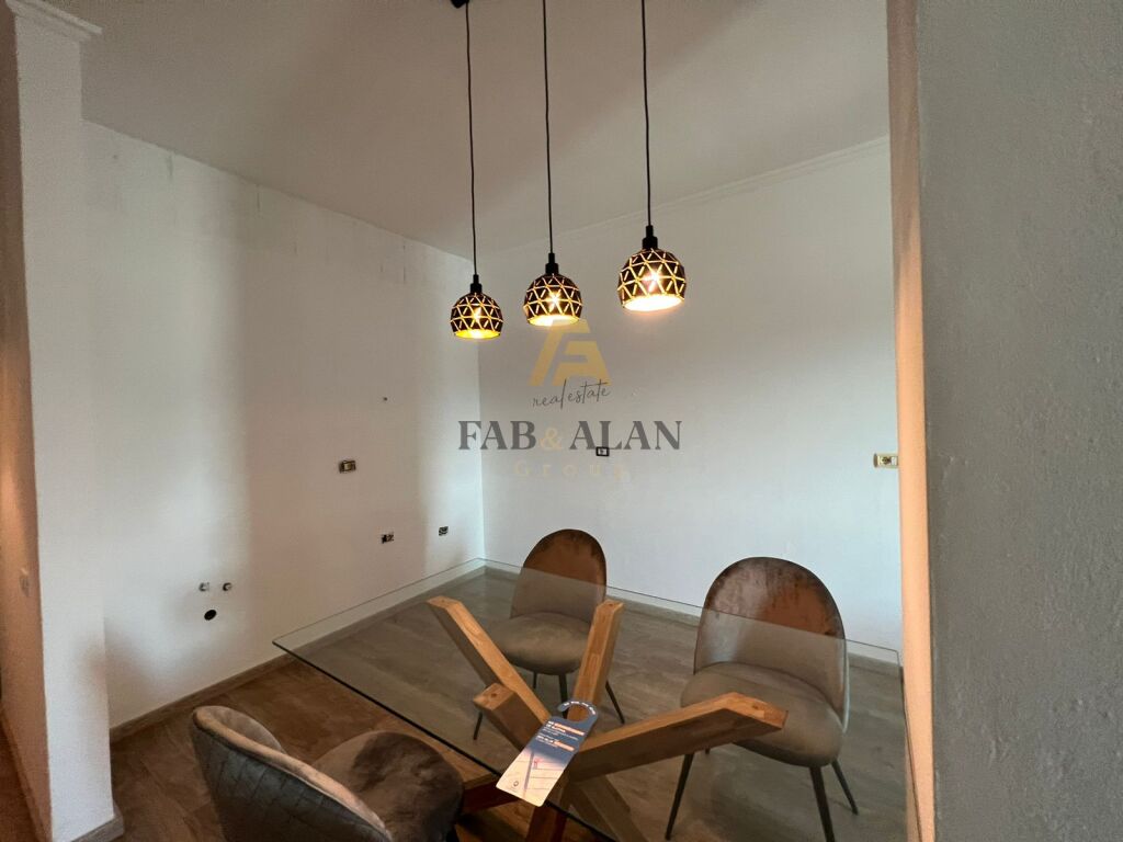 NE FUND TE BULEVARDIT TE RI PRANE PASKUQANIT APARTAMENT 3+1+2 PER SHITJE! 4