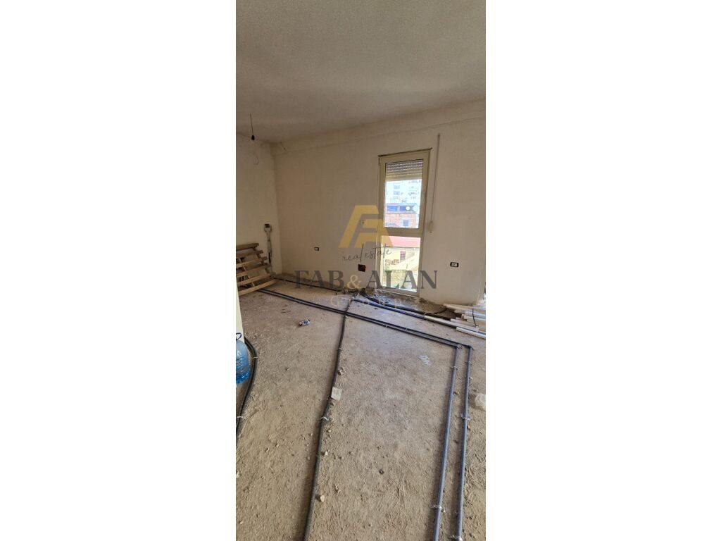 PERBALLE PROKURORISE SE TIRANES APARTAMENT 2+1+2 PER SHITJE! 4