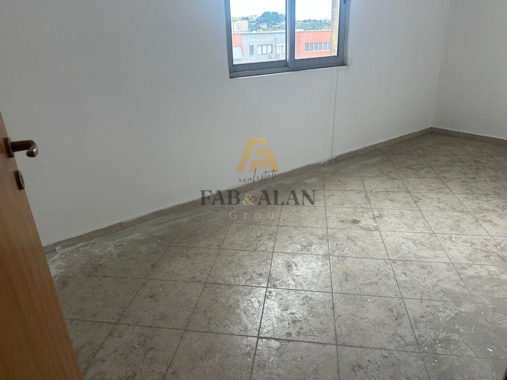 TEK 2 PALMAT NE ASTIR APARTAMENT 2+1+VERANDE PER SHITJE! 2