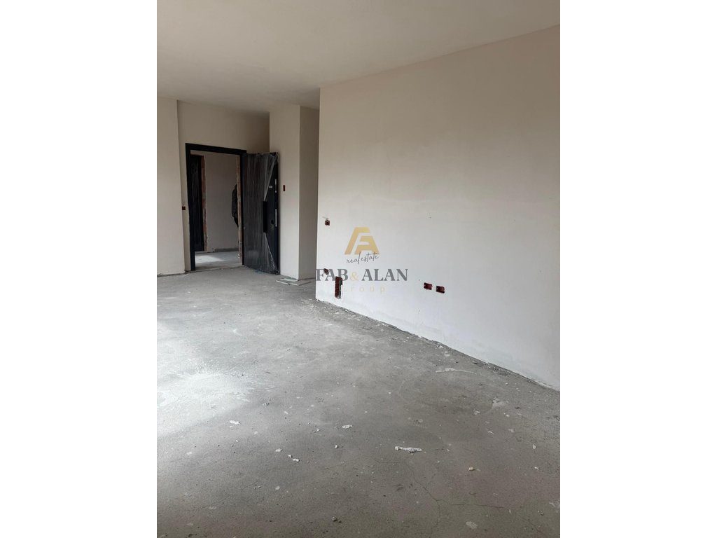 TEK RRUGA SIRI KODRA APARTAMENT 2+1 PER SHITJE! 4