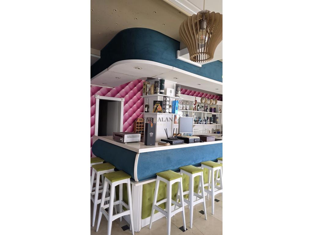 TEK VOLLGA NE DURRES LOKAL PER SHITJE!
