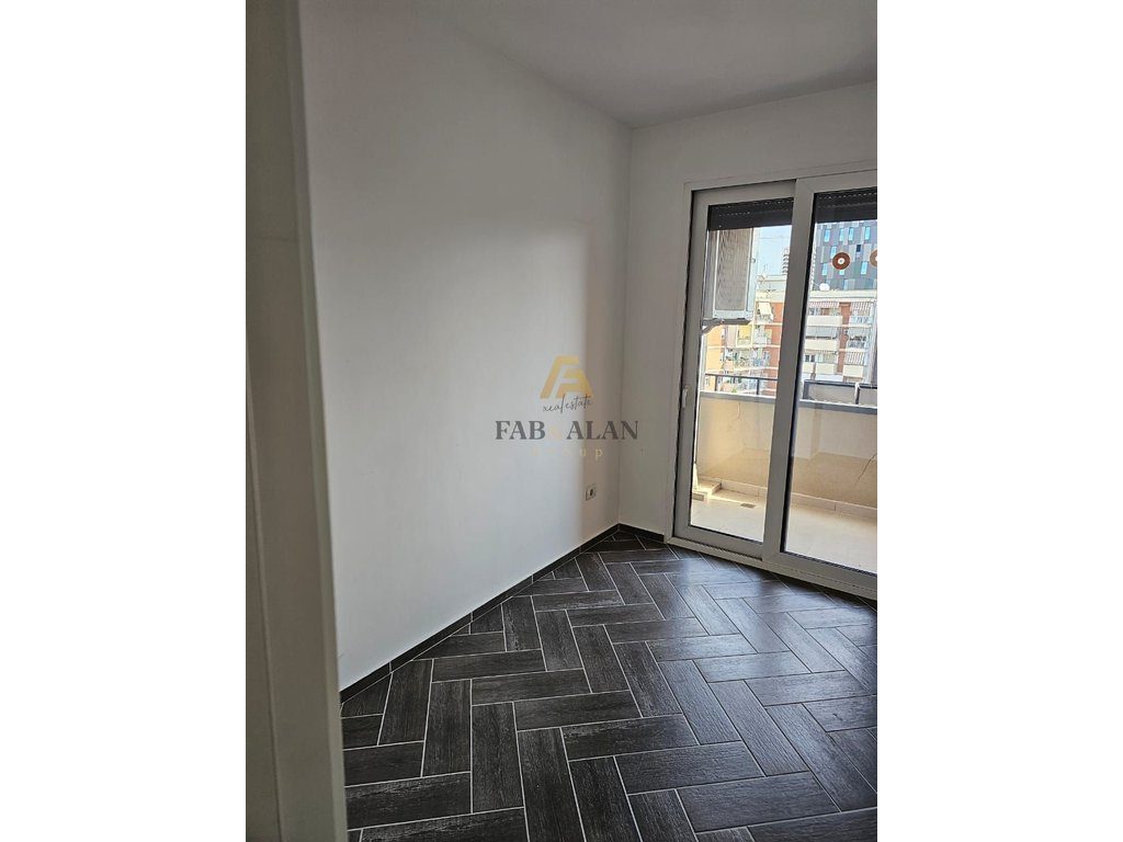 Ekskluzivitet në Myslym Shyri – Jepet me qira apartament/zyrë luksoze 3
