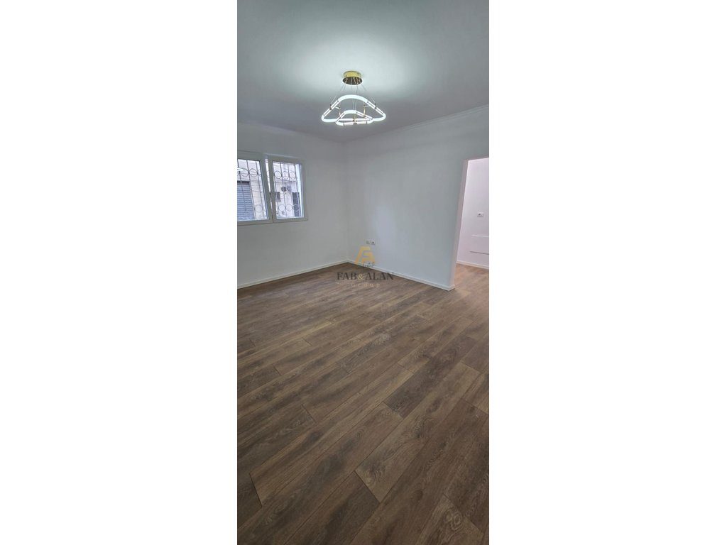 Apartament 1+1 në Shitje, Rruga Ali Demi, pranë Shkollës 1-Maj Çmimi 137,000 euro. 2