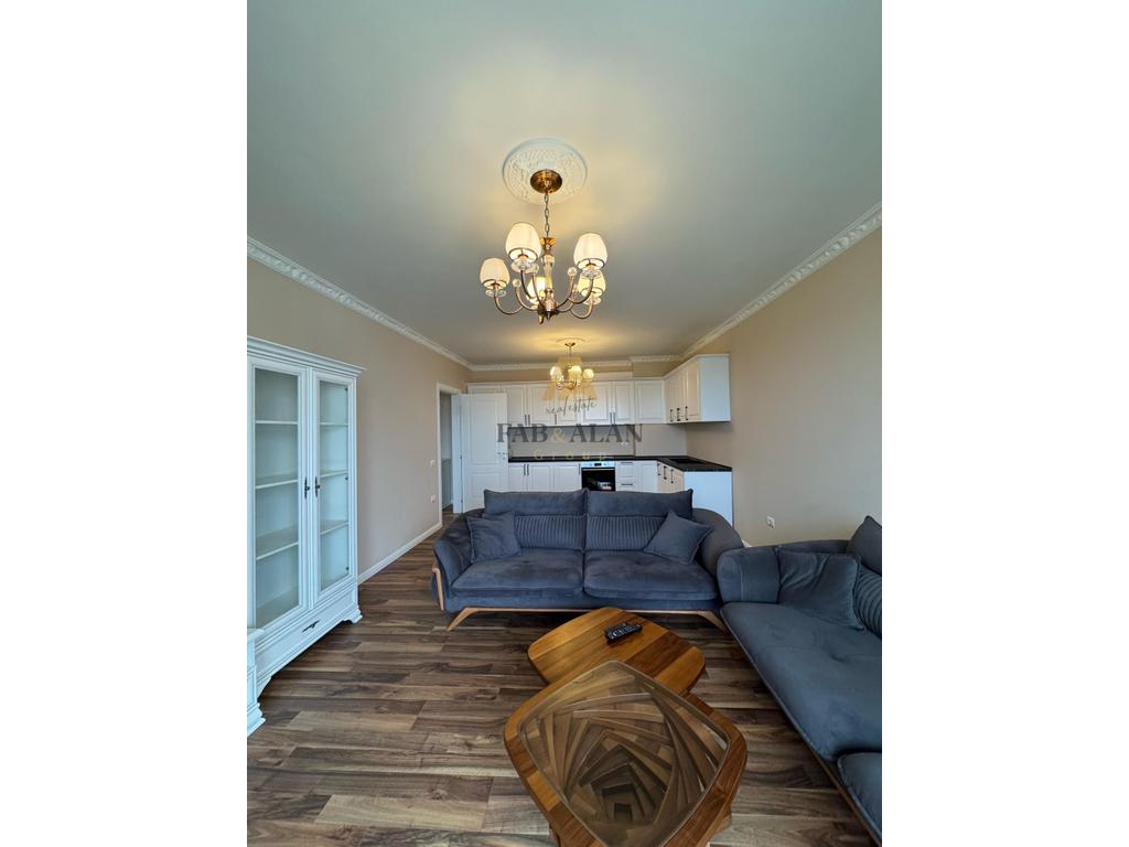 PERBALLE LIQENIT ARTIFICIAL TE TIRANES APARTAMENT 2+1+2 PER SHITJE!