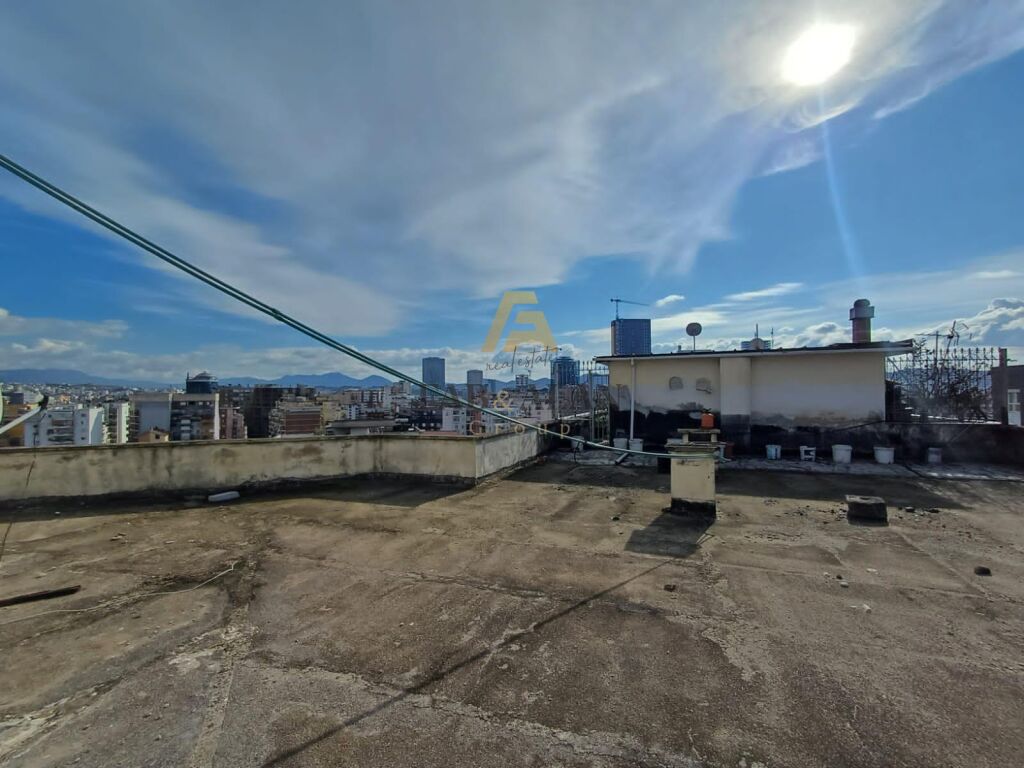APARTAMENT 2+1 PER SHITJE TEK RRUGA E BARRIKADAVE! 2