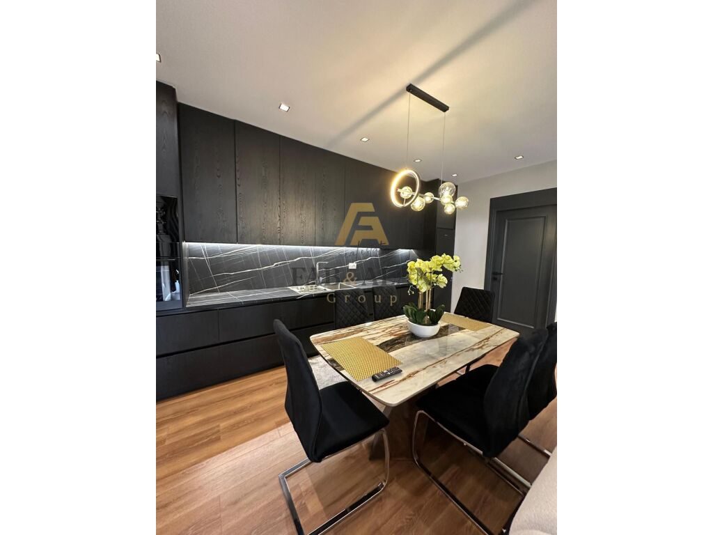 TEK RRUGA E KAVAJES, TIRANA GARDEN BUILDING APARTAMENT LUKSOZ PER QERA! 3