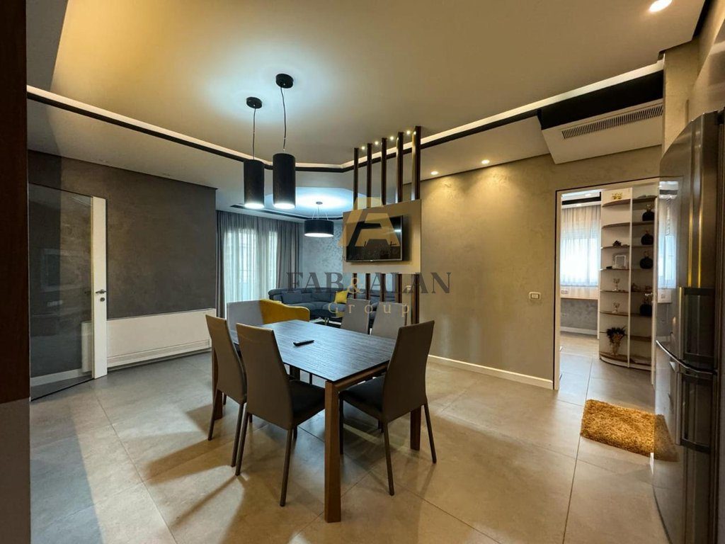 NE FRESK APARTAMENT LUKSOZ 3+1+2 PER SHITJE! 2
