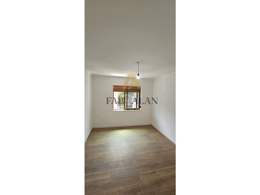 TE RRUGA BARDHYL APARTAMENT 3+1 PER SHITJE! 4