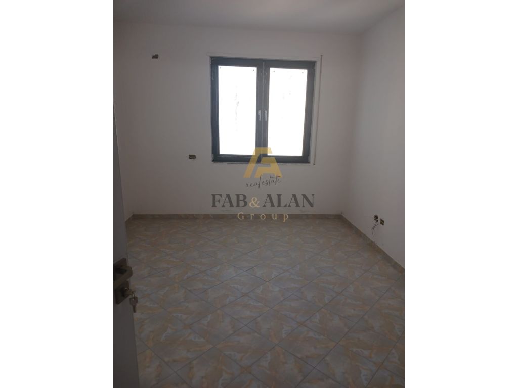 APARTAMENT 2+1+2 ME PAMJE NGA DETI NE SHITJE TEK VOLLGA NE DURRES! 2