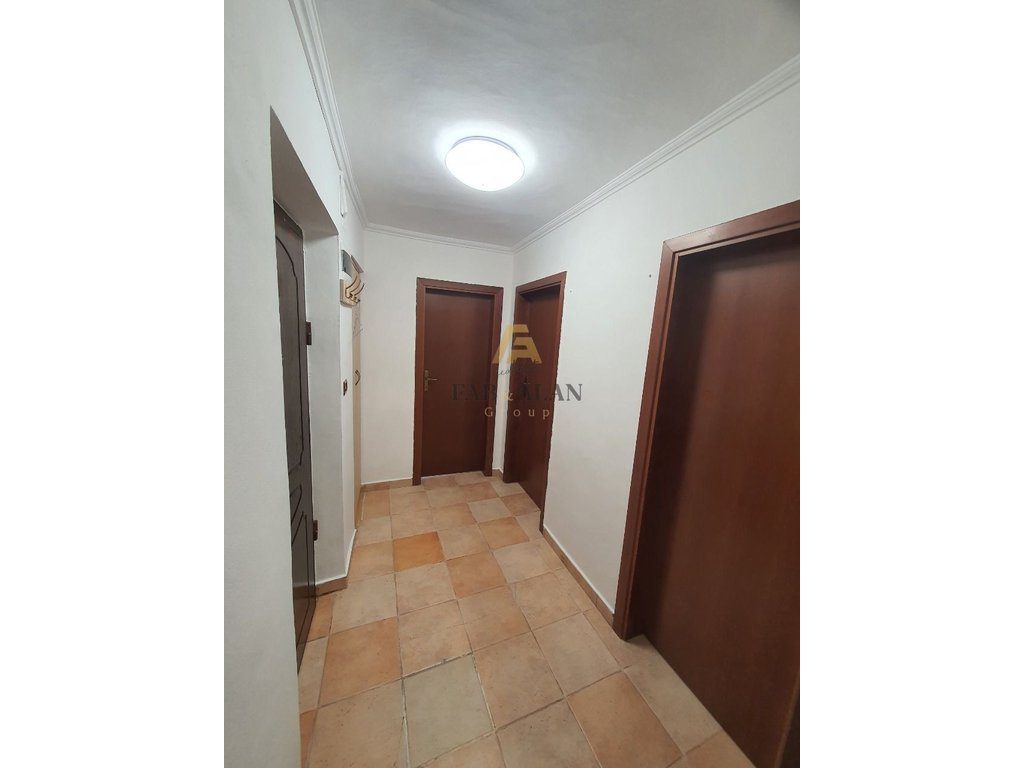 Shitet Apartament 3+1+Aneks në Zemër të Bllokut – Rruga Sami Frashëri!!