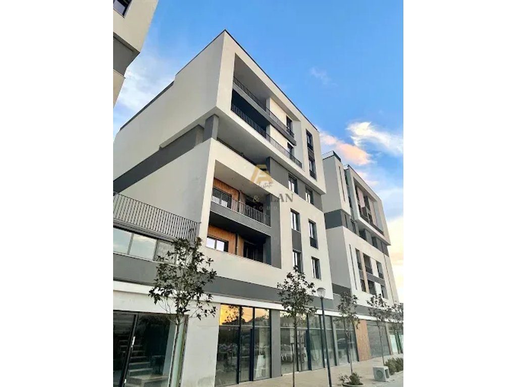 TEK RELUX RESIDENCE NE SHKOZE APARTAMENT 2+1+2 PER SHITJE!