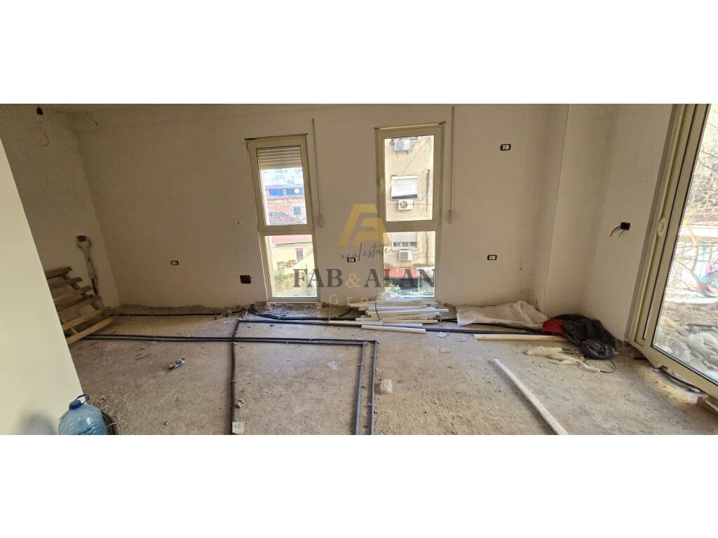 PERBALLE PROKURORISE SE TIRANES APARTAMENT 2+1+2 PER SHITJE! 2