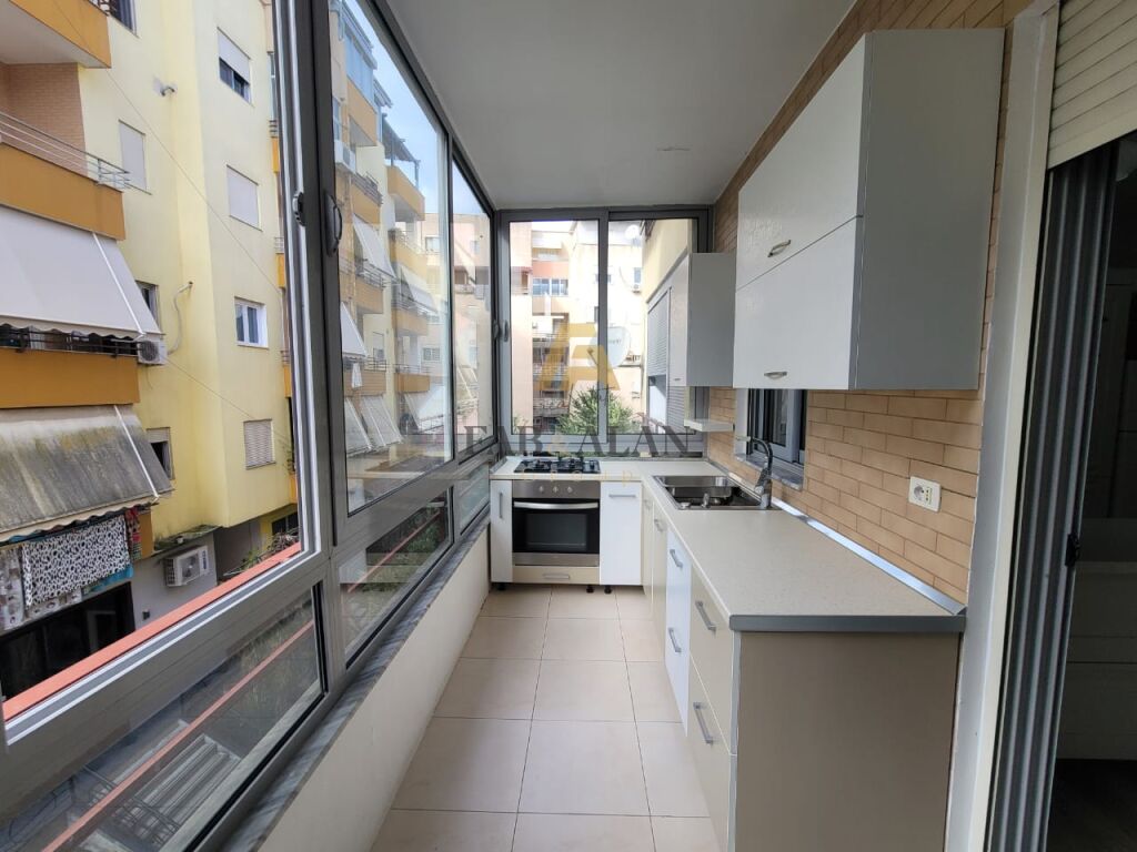 TEK LIQENI I THATE APARTAMENT 2+1+2 PER SHITJE! 4