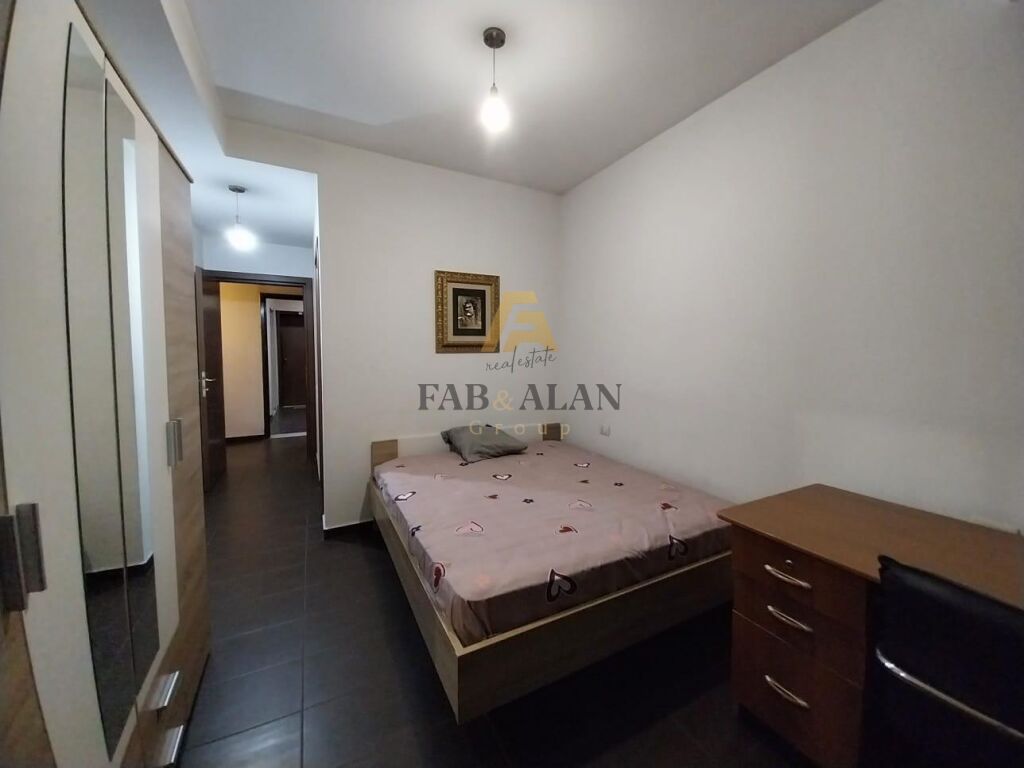 TEK ZOGU I ZI APARTAMENT 2+1+2 PER SHITJE 3