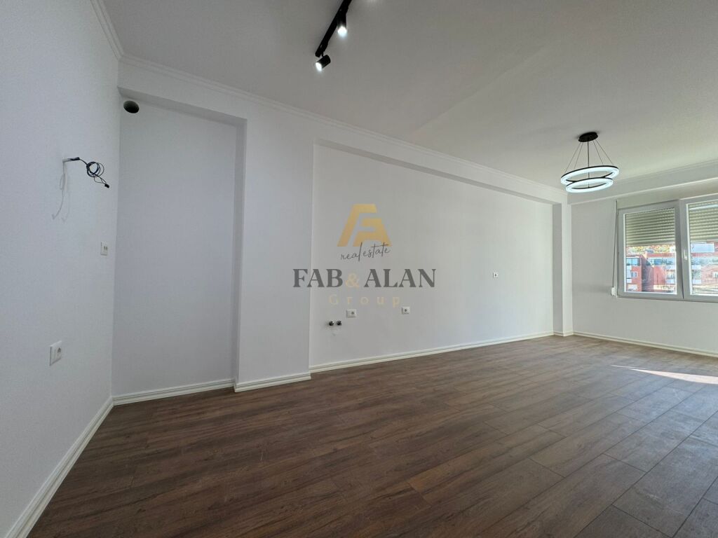 TEK KOPSHTI BOTANIK APARTAMENT 1+1 PER SHITJE!