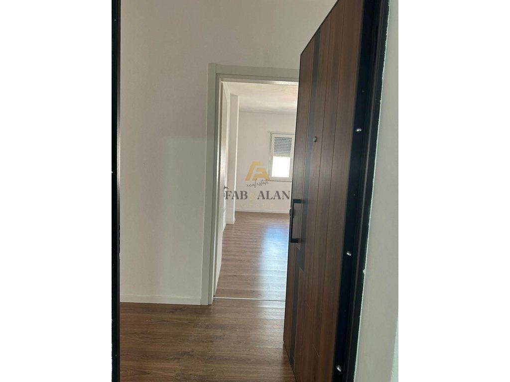 NE KAMEZ TEK RRUGA MIQESIA APARTAMENT 2+1 PER SHITJE! 3