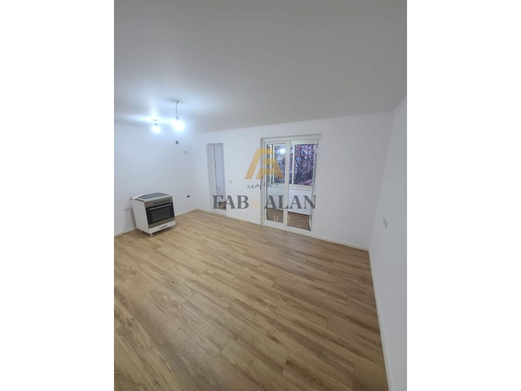 PERBALLE SHKOLLES 4 DESHMORET APARTAMENT 1+1 PER SHITJE!