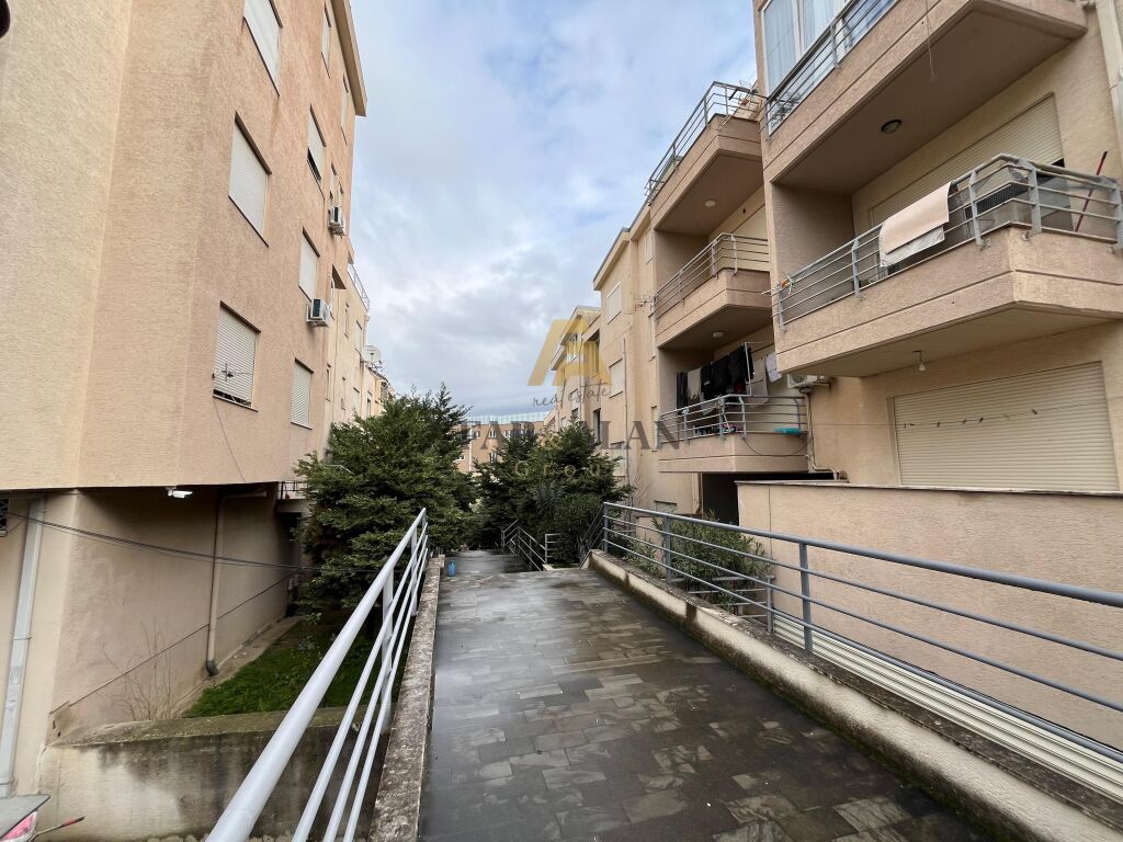 TEK LIQENI I THATE APARTAMENT 1+1+VERANDE PER SHITJE! 2