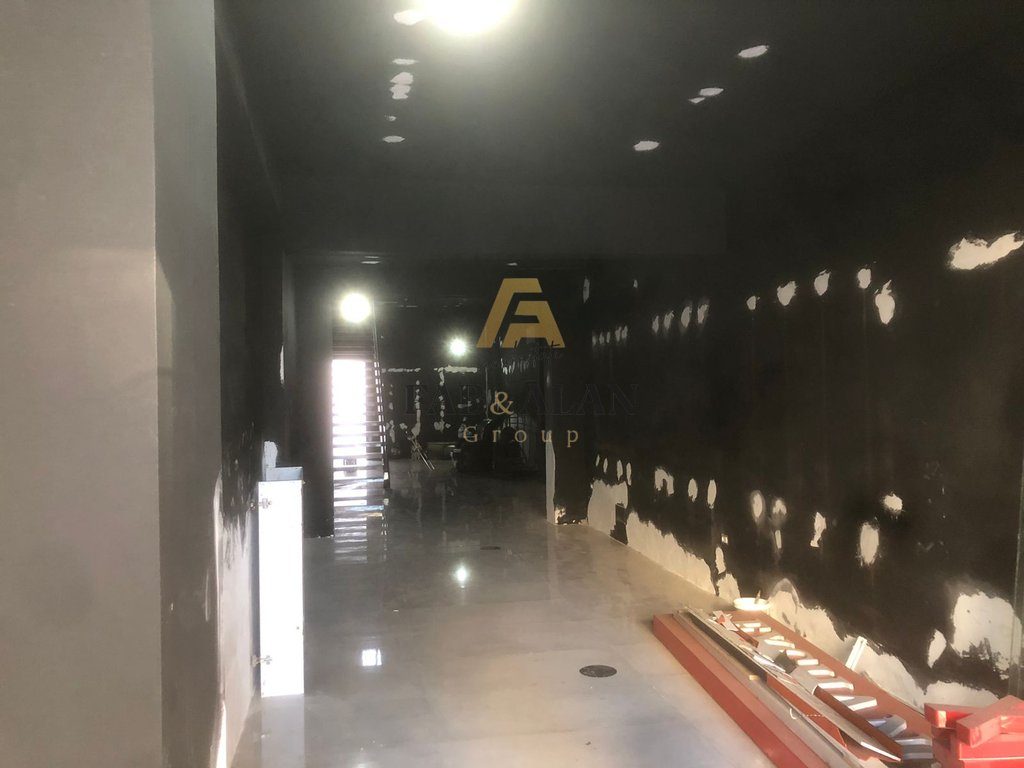 JEPET ME QIRA AMBIENT BIZNESI 300 M² NË ZONËN E SHESHIT WILLSON