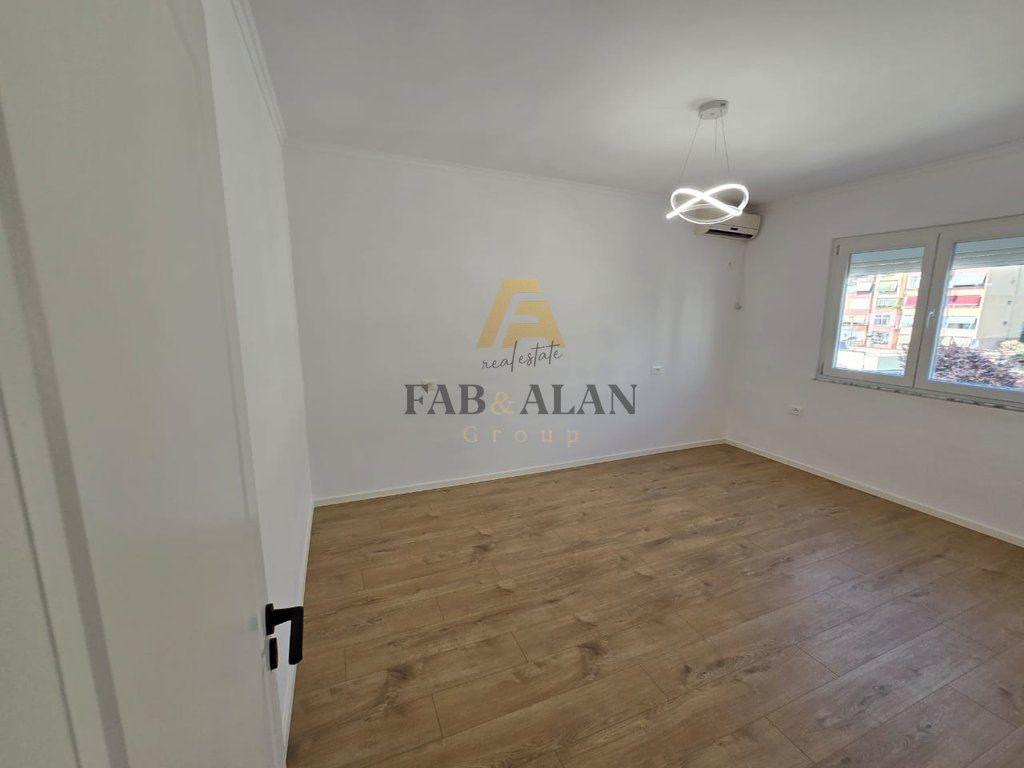 TEK RRUGA BARDHYL APARTAMENT 2+1 PER SHITJE! 3