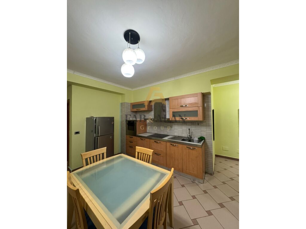 TE RRUGA DURRESIT APARTAMENT 2+1 ME QERA! 4