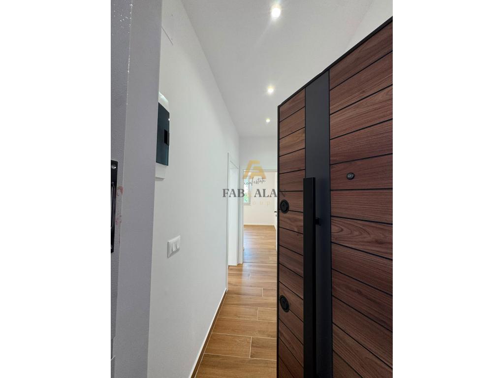 🏡 Shitet Apartament 2+1 – Rruga 4 Dëshmorët, Tiranë