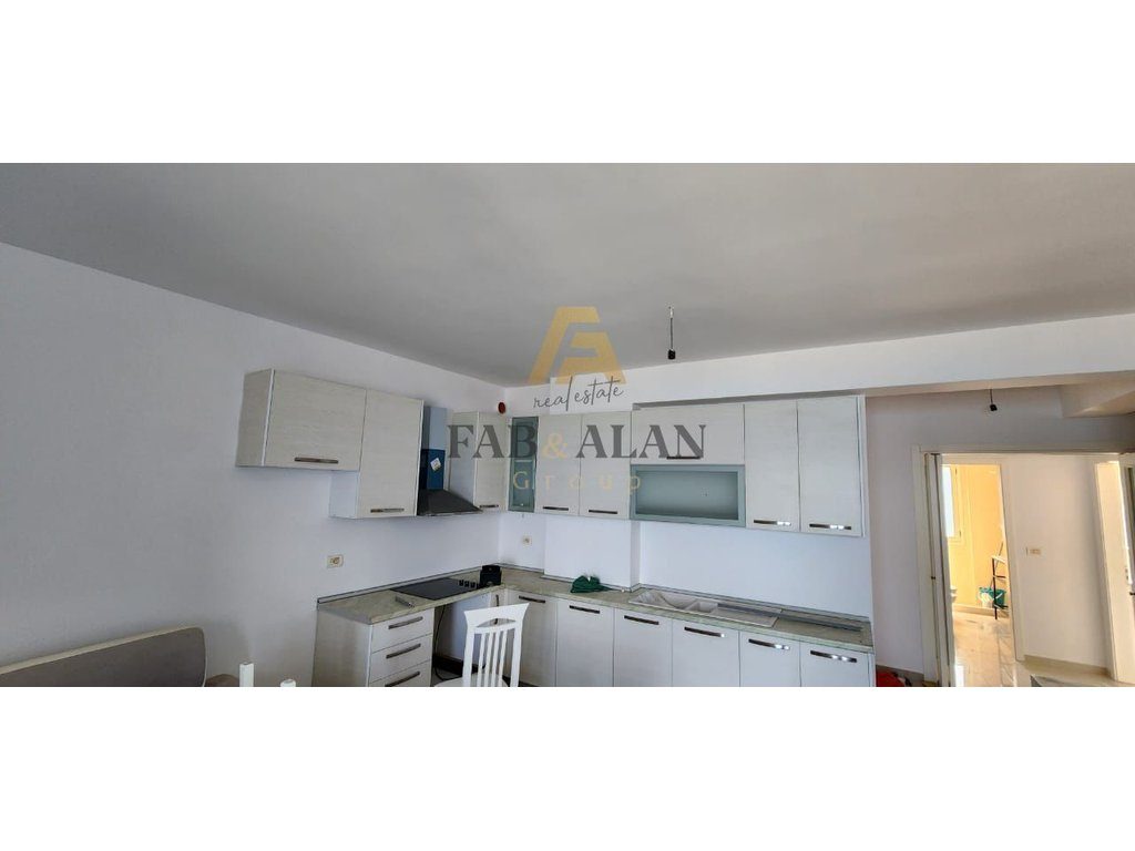 NE VLORE APARTAMENT 2+1+2 ME PAMJE NGA DETI PER SHITJE! 2