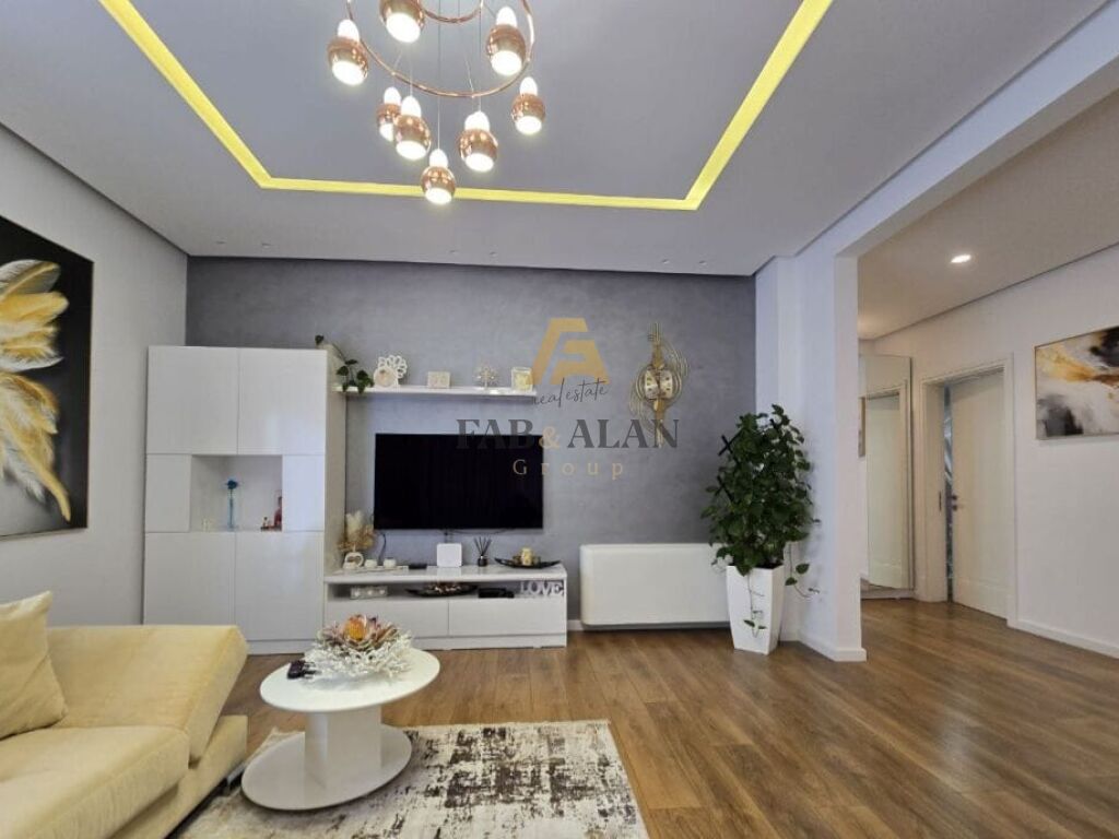 TEK KOPSHTI BOTANIK APARTAMENT 2+1+2 PER SHITJE! 3