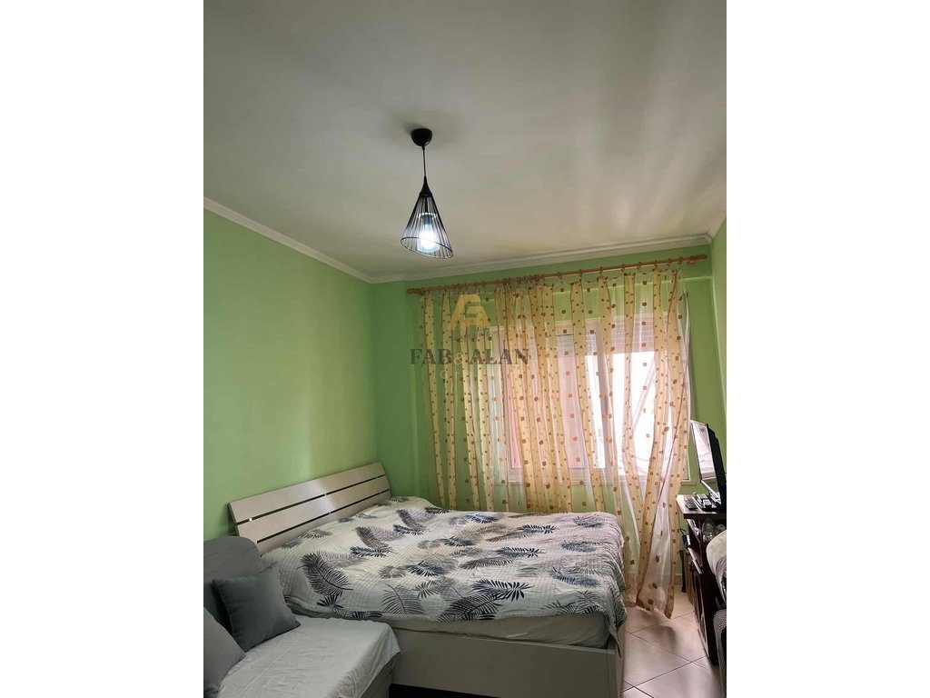 TEK RRUGA E TELEFERIKUT APARTAMENT 1+1 PER SHITJE! 2