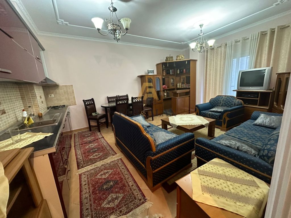 APARTAMENT 1+1 PER SHITJE NE FRESK