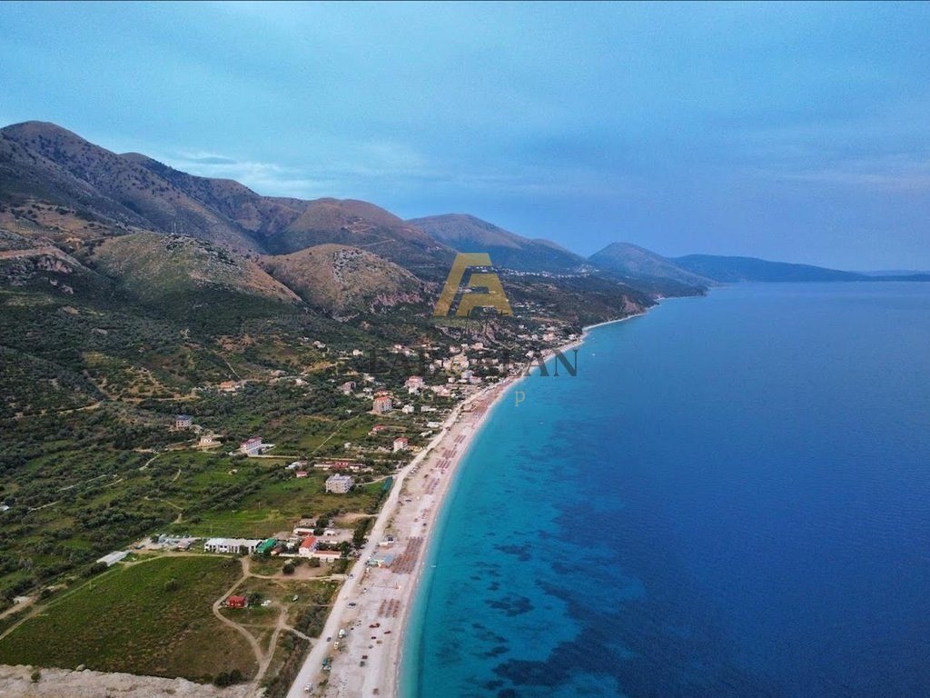 NE BORSH VIJA E PARE 2000 M2 TOKE PER SHITJE!