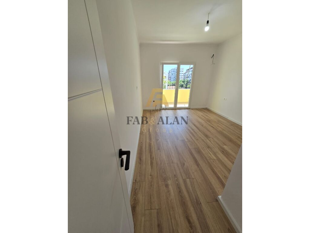 APARTAMENT 1+1 PER SHITJE TEK SHKOLLA E KUQE! 2
