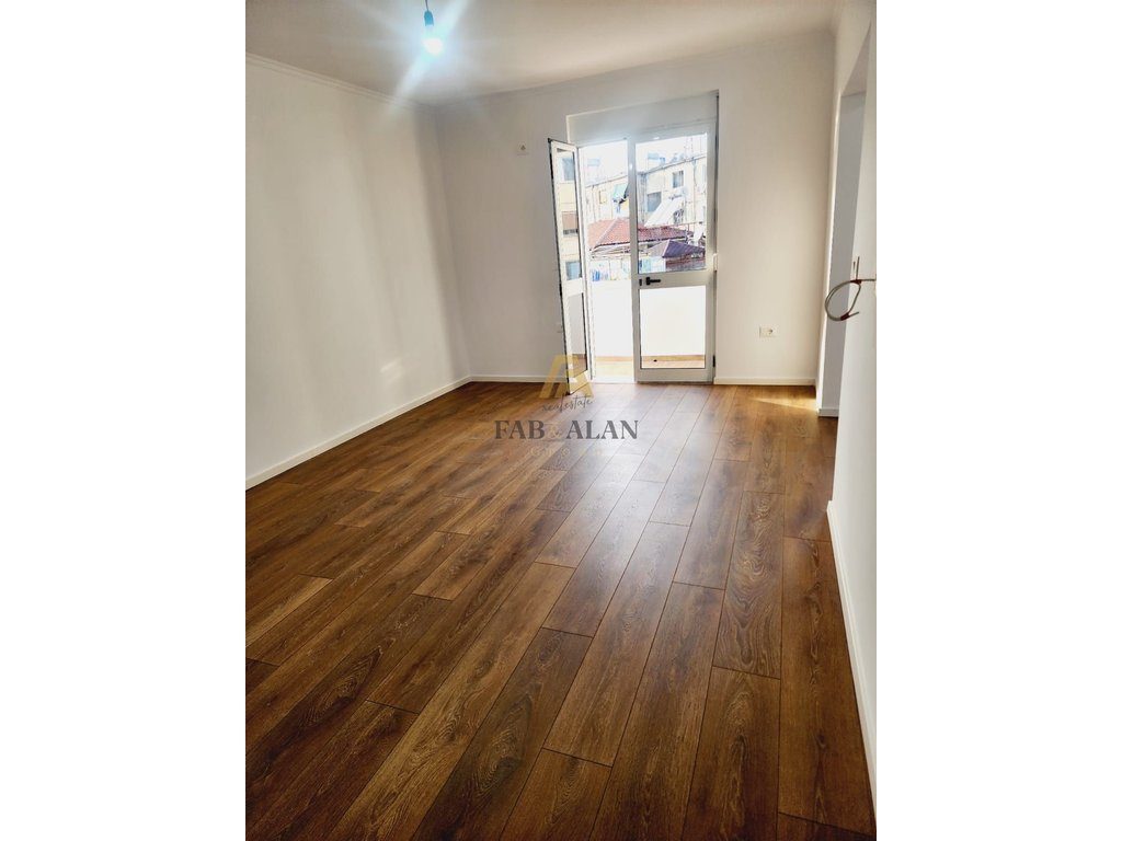 PRANE SHKOLLES 1 MAJI APARTAMENT 2+1 PER SHITJE! 2