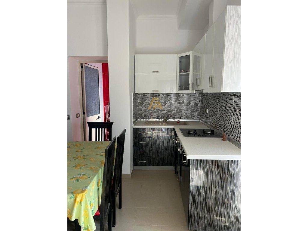 NE GOLEM APARTAMENT 2+1 DHE GARSONIERE PER SHITJE! 4