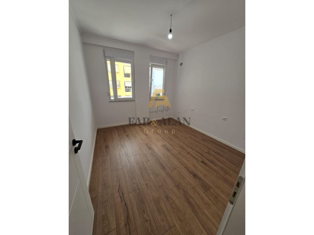 TEK RRUGA E KAVAJES APARTAMENT 2+1+2 PER SHITJE! 3