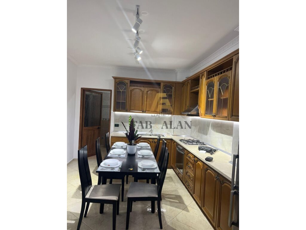 NE ASTIR PRANE BOHEMIT APARTAMENT 2+1 PER SHITJE! 2