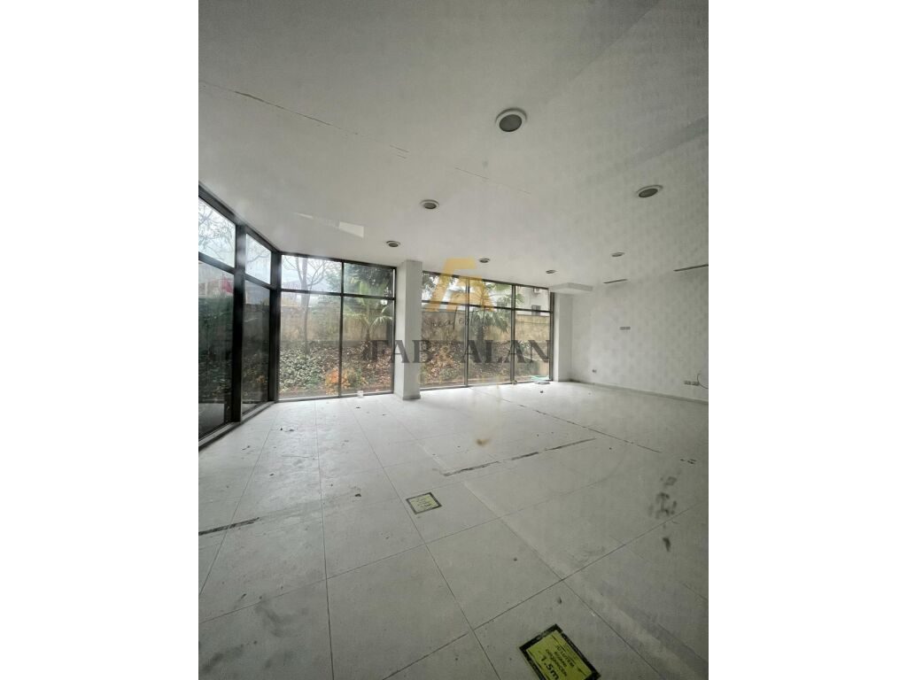 NJESI BIZNESI PER SHITJE TEK TOWER BRIDGE 1 PRANE KOMISARIATIT NR.4! 2