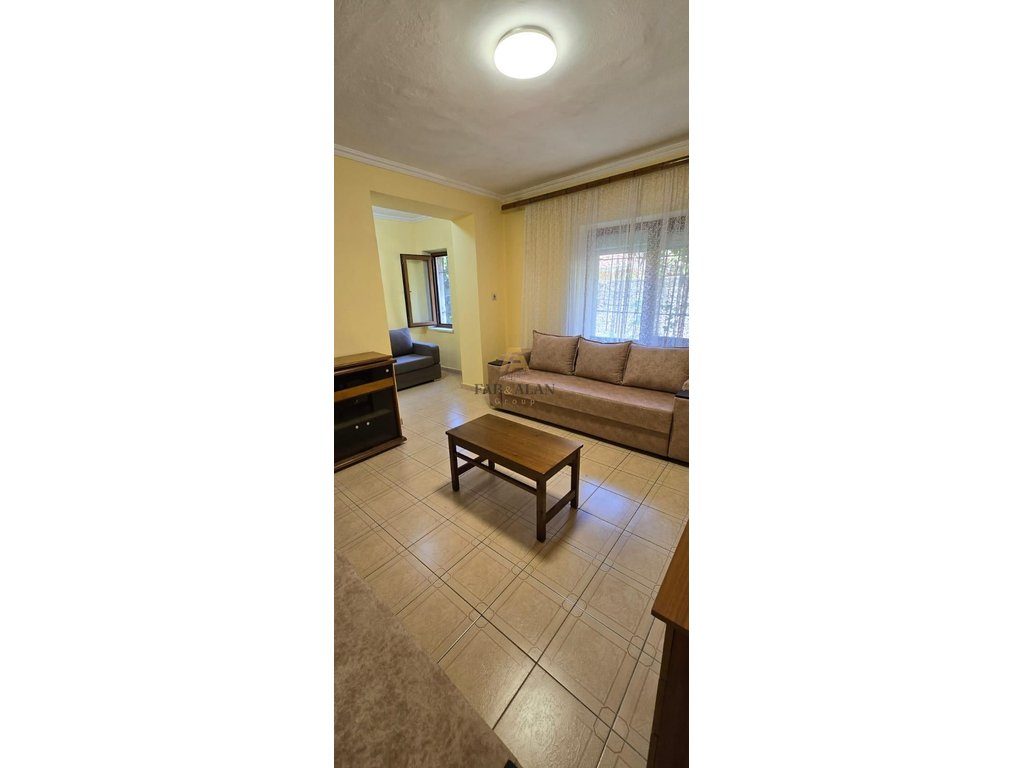 TEK RRUGA FORTUZI APARTAMENT 2+1+2+2BLK PER SHITJE! 3
