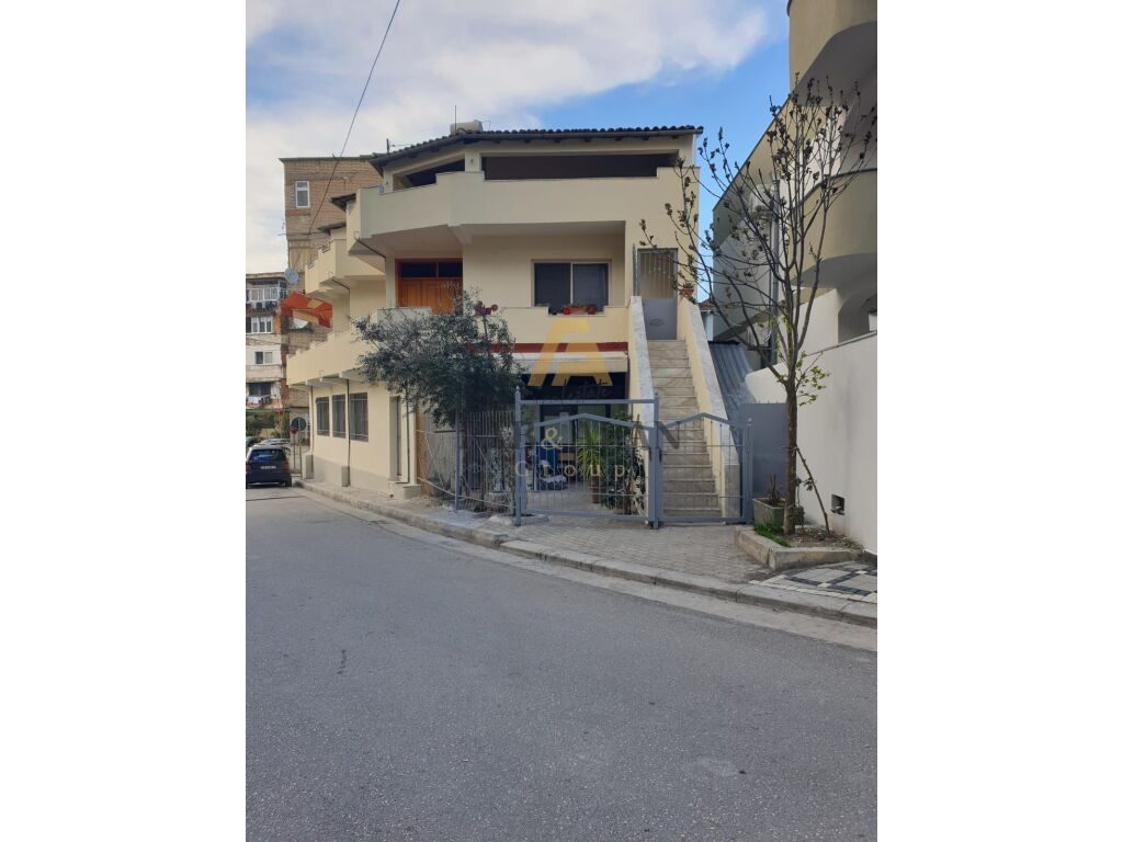 SHITET VILA 3 KATE MBRAPA SHKOLLES BAJRAM CURRI! 4