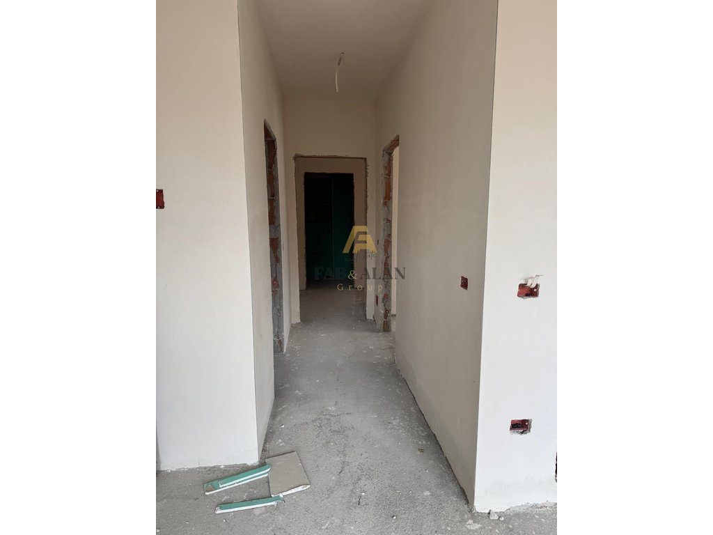 TEK RRUGA SIRI KODRA APARTAMENT 2+1 PER SHITJE! 3