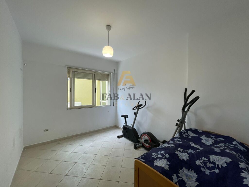 APARTAMENT 2+1 PER SHITJE TEK ISH PARKU! 4