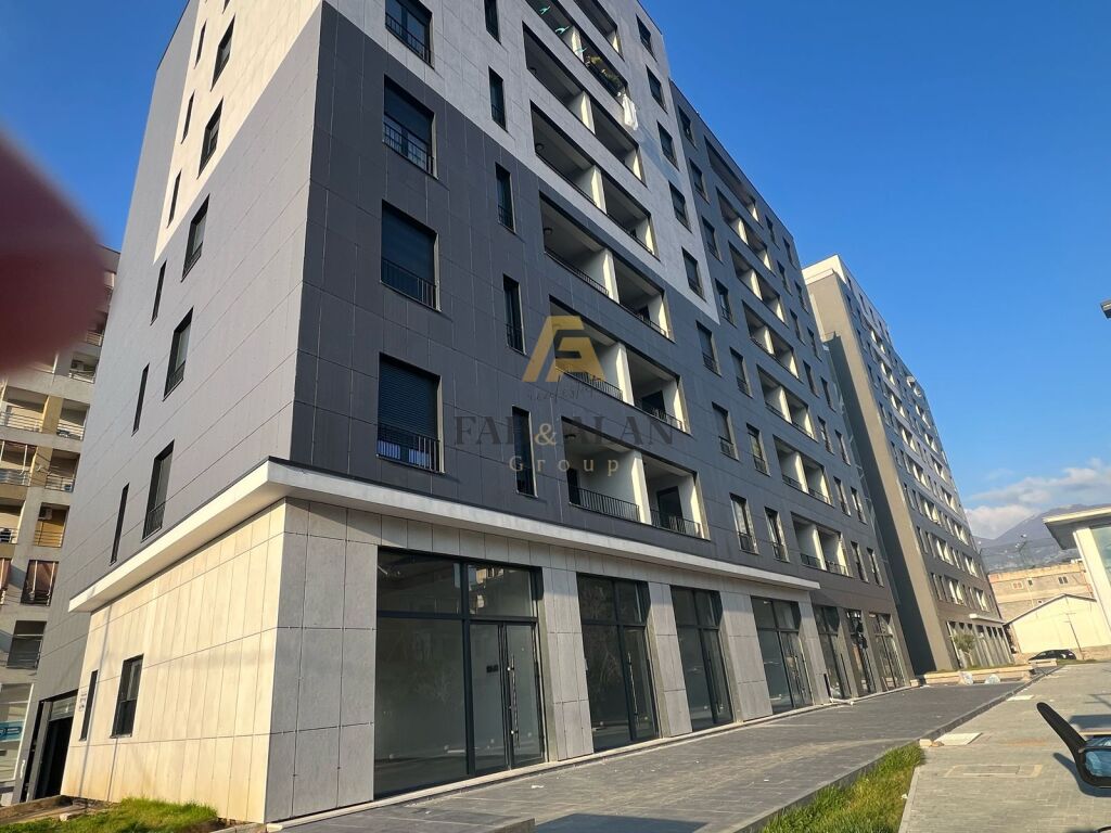 PRANE BULEVARDIT TE RI POSTE PARKIMI PER SHITJE NE KATE TE NDRYSHME!