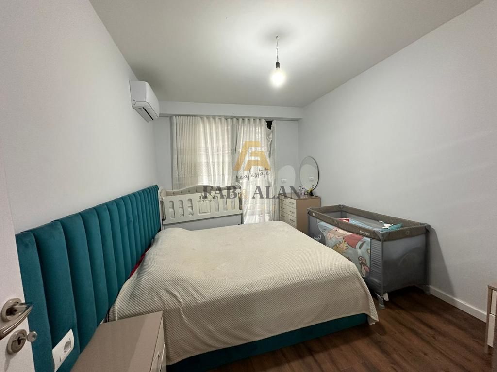 APARTAMENT PER SHITJE 4