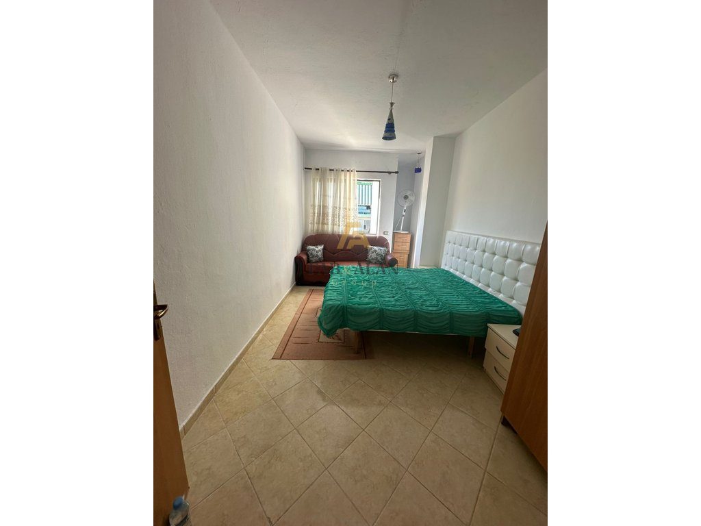 NE GOLEM APARTAMENT 1+1 PER SHITJE! 3